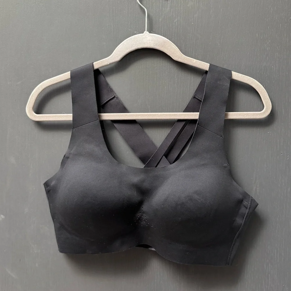 Brooks Black Woman’s Sports Bra Size 38 A/B - Picture 1 of 4